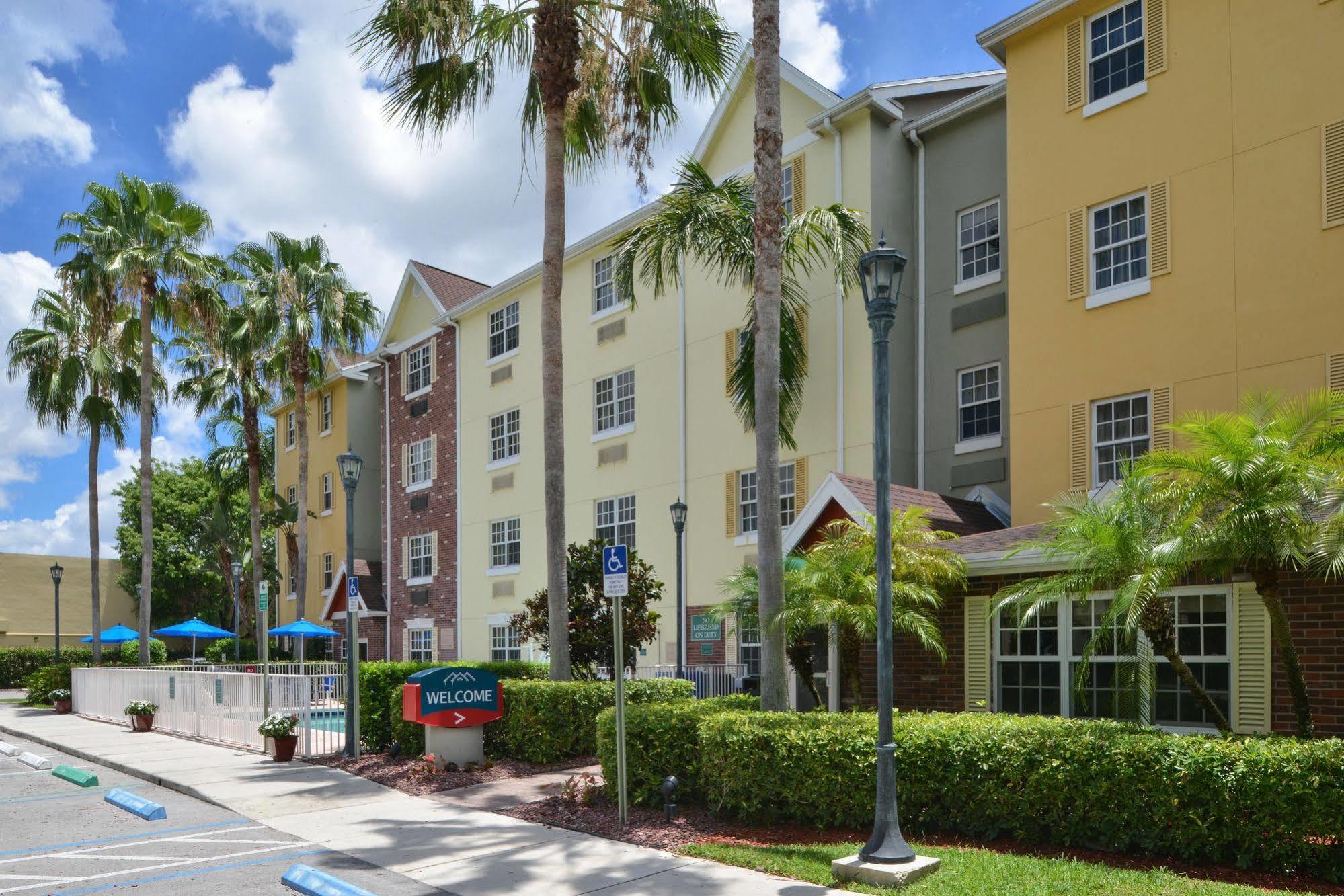 Towneplace Suites Miami West Doral Area Exterior photo